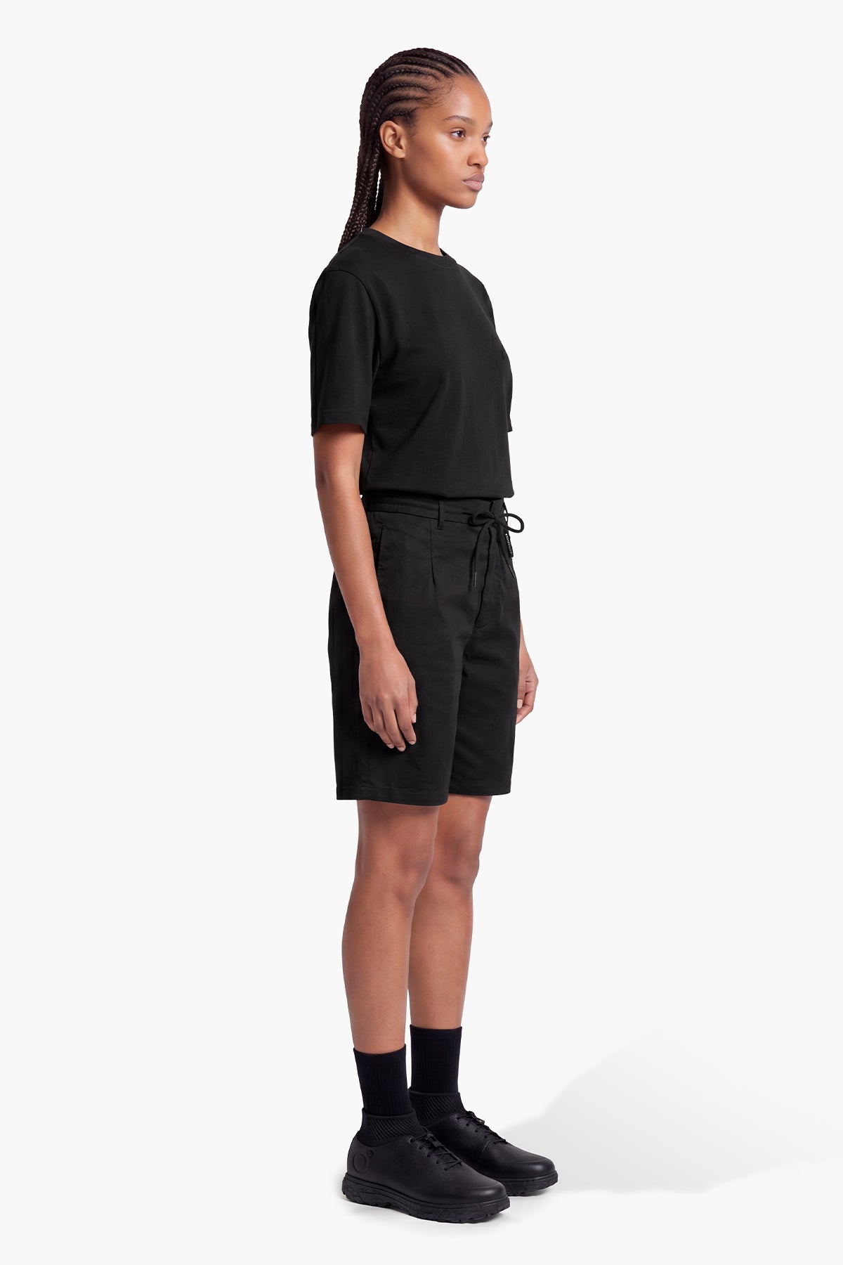 NOMAD LINEN CHINO CUT SHORT - BLACK