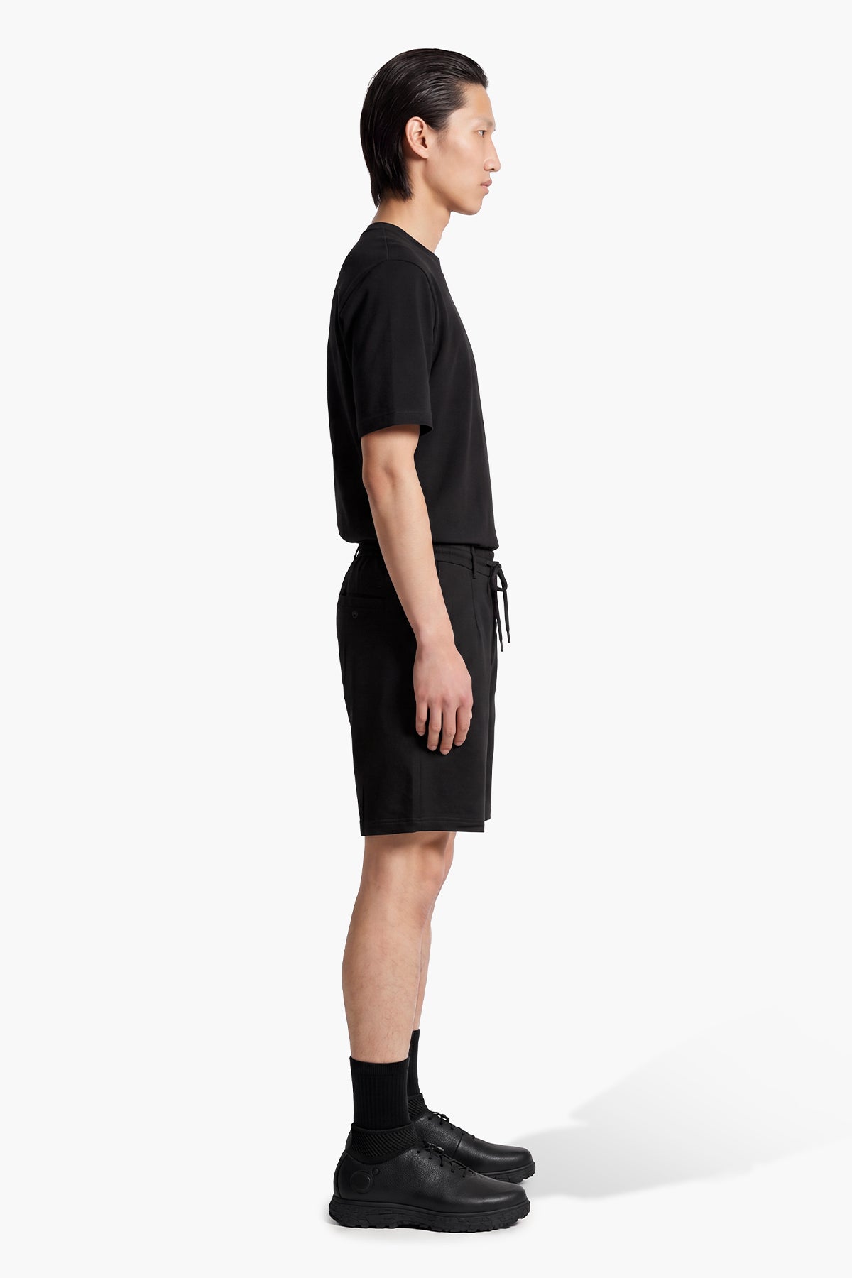 NOMAD LINEN CHINO CUT SHORT - BLACK