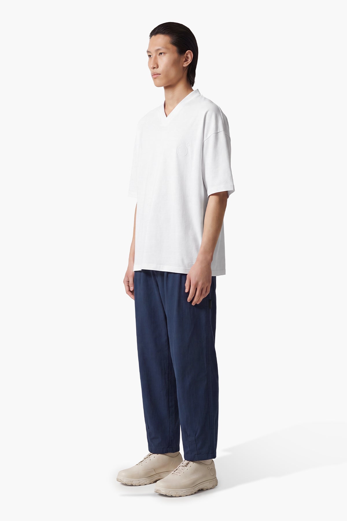BASE V T-SHIRT - WHITE